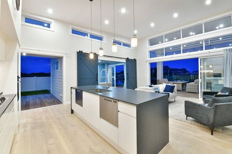Photo of property in 11 Maturiki Drive, One Tree Point, 0118