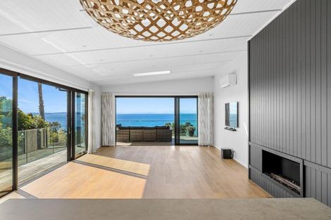 Photo of property in 102 Vipond Road, Stanmore Bay, Whangaparaoa, 0932