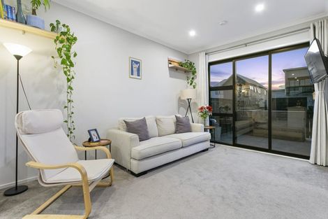 Photo of property in 7 Sacred Kingfisher Road, Hobsonville, Auckland, 0616