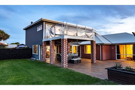 Photo of property in 49 Orlando Crescent, Waimairi Beach, Christchurch, 8083