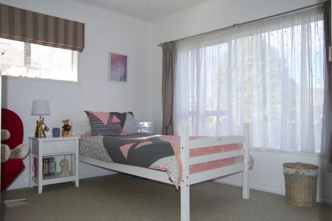 Photo of property in 2 Ebert Place, Rangiora, 7400