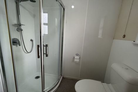 Photo of property in 20 Kauri Glen Road, Northcote, Auckland, 0627