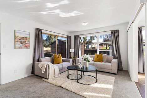 Photo of property in 22 Innismara Avenue, Wattle Downs, Auckland, 2103