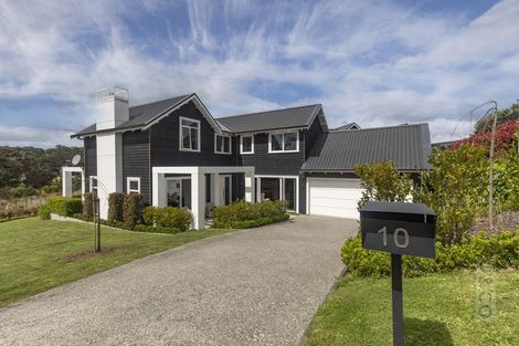 Photo of property in 10 Tauwaka Crescent, Riverhead, 0820