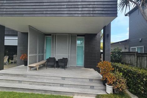 Photo of property in 32 Taumata Road, Omaha, 0986