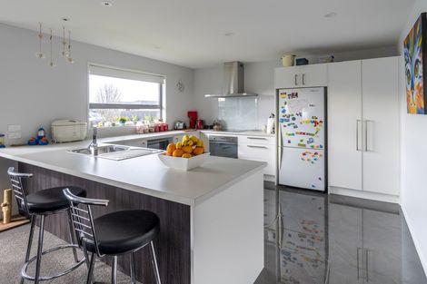 Photo of property in 12 Robalan Close, Halswell, Christchurch, 8025