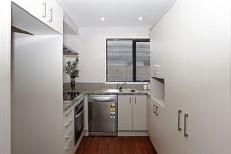 Photo of property in 2/14 London Street, Richmond, Christchurch, 8013