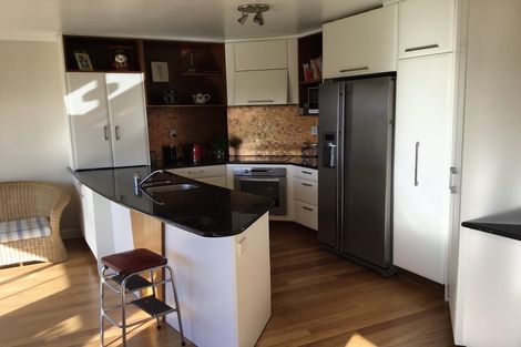 Photo of property in 915 Old North Road, Waimauku, 0882