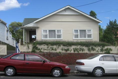 Photo of property in 11 Hastings Parade, Devonport, Auckland, 0624