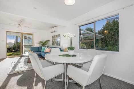 Photo of property in 13 Wallace Road, Ranui, Auckland, 0612