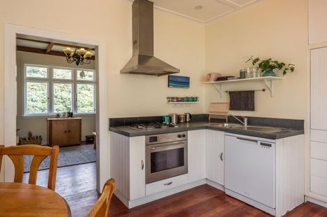 Photo of property in 175 Houghton Bay Road, Houghton Bay, Wellington, 6023