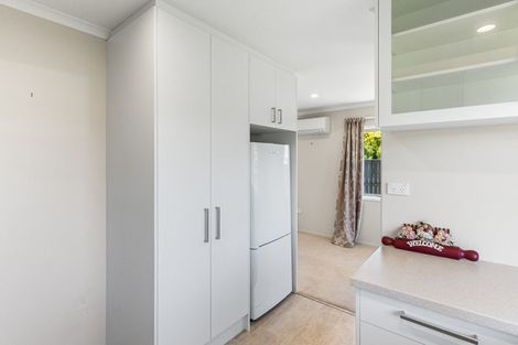 Photo of property in 1/81 Royal Park Drive, Parklands, Christchurch, 8083