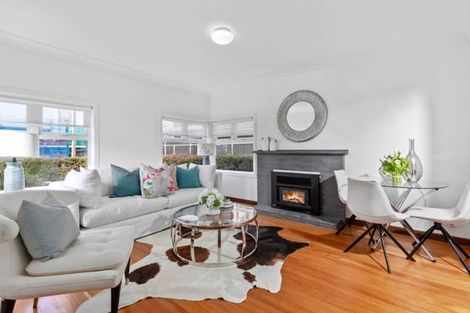 Photo of property in 1/30 Ngataringa Road, Devonport, Auckland, 0624