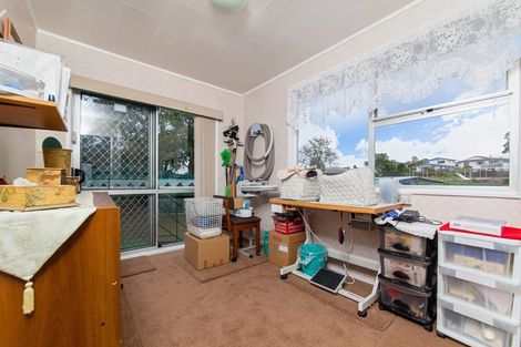 Photo of property in 29 Felgrove Street, Glendene, Auckland, 0602