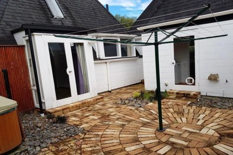 Photo of property in 2 Marnane Terrace, St Andrews, Hamilton, 3200