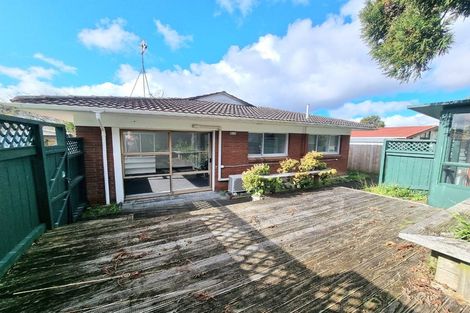 Photo of property in 1/6 Keldale Place, Forrest Hill, Auckland, 0620