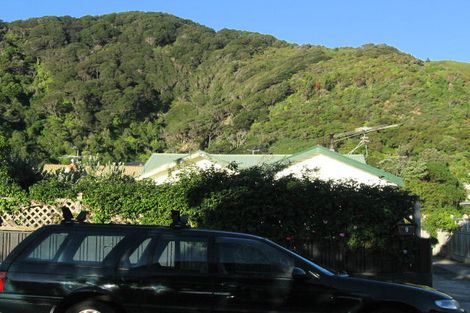 Photo of property in 9 Pukatea Street, Eastbourne, Lower Hutt, 5013