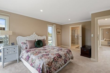 Photo of property in 111a Saint Andrews Square, Strowan, Christchurch, 8052