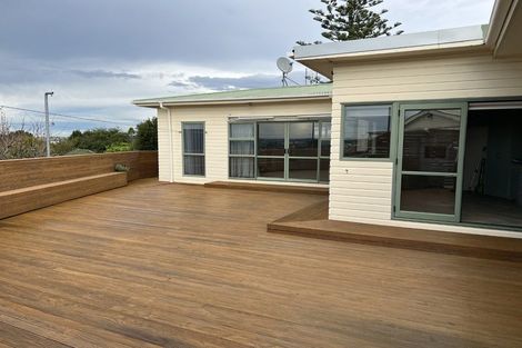 Photo of property in 40 Waimumu Road, Massey, Auckland, 0614