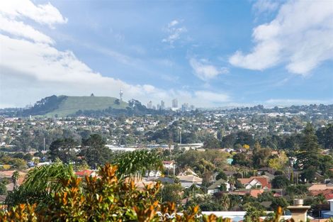 Photo of property in 35 Eynsham Court, Dannemora, Auckland, 2016