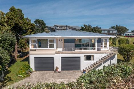 Photo of property in 13 Windsor Place, Windsor Park, Auckland, 0630