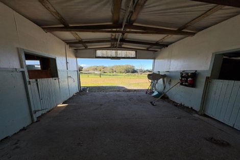 Photo of property in 240 Riverhead Road, Kumeu, 0892