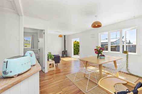 Photo of property in 39a Wallis Street, Raglan, 3225