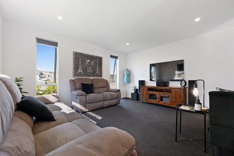 Photo of property in 64 Fairfax Crescent, Pyes Pa, Tauranga, 3112