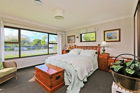 Photo of property in 55 Ferry Road, Clive, 4102