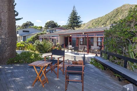 Photo of property in 2/33 Beach Road, Paekakariki, 5034