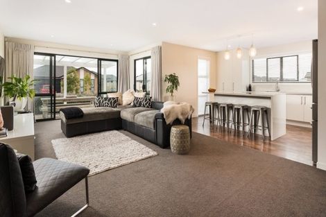 Photo of property in 14 Harding Drive, Papamoa Beach, Papamoa, 3118