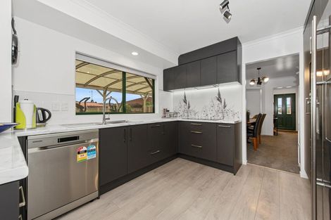 Photo of property in 11 Sandhurst Place, Nawton, Hamilton, 3200