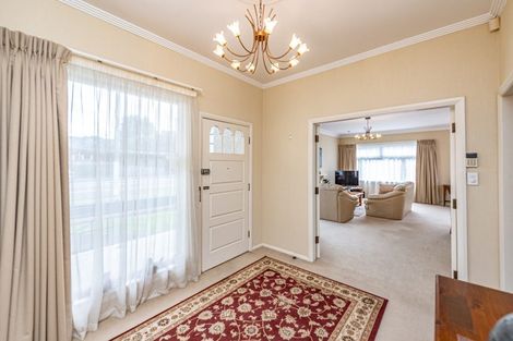 Photo of property in 20 Great North Road, Saint Johns Hill, Whanganui, 4500