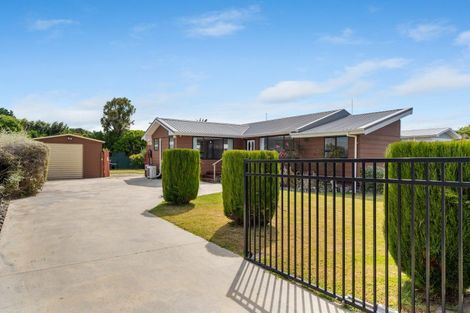 Photo of property in 28 Kiharoa Street, Otaki Beach, Otaki, 5512