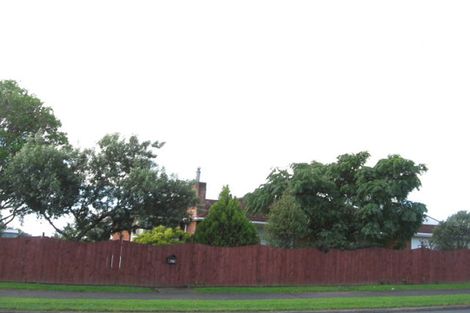 Photo of property in 70 Reeves Road, Pakuranga Heights, Auckland, 2010