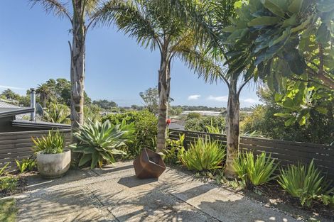 Photo of property in 5 Cessna Lane, Glen Avon, New Plymouth, 4312