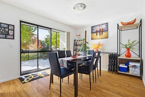 Photo of property in 2/124 Stancombe Road, Flat Bush, Auckland, 2016