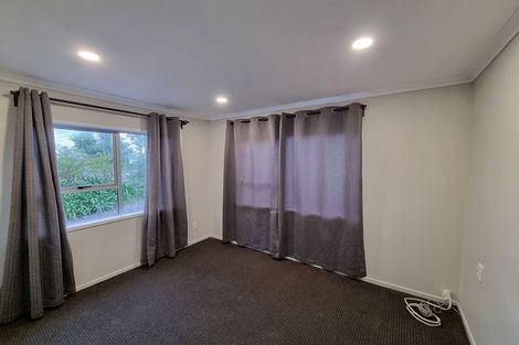 Photo of property in 19 Barrys Road, Glendene, Auckland, 0602