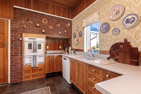 Photo of property in 2 Hart Street, Maori Hill, Timaru, 7910