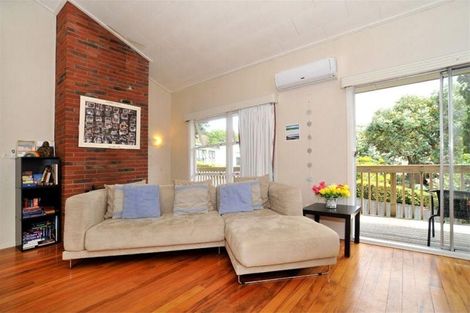 Photo of property in 71a Park Rise, Campbells Bay, Auckland, 0630