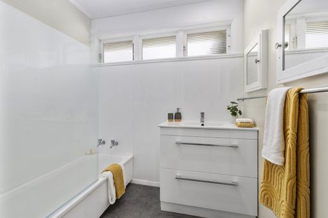 Photo of property in 318b Main Road, Tawa, Wellington, 5028