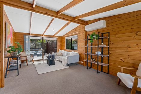 Photo of property in 5 Elizabeth Drive, West Harbour, Auckland, 0618