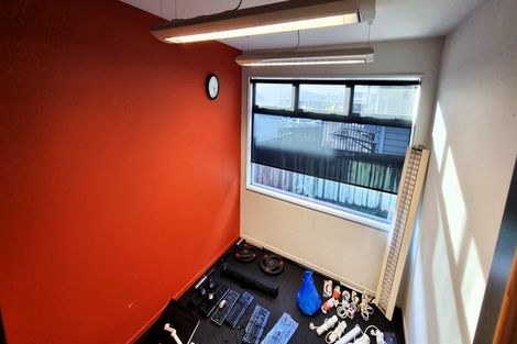 Photo of property in 1/108 Lincoln Road, Henderson, Auckland, 0610