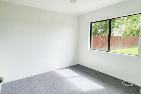 Photo of property in 2 Lydia Place, Kelvin Grove, Palmerston North, 4414