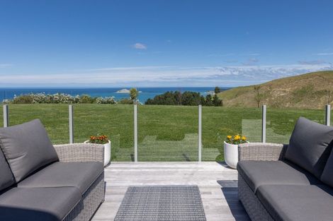 Photo of property in 64 Timoti Road, Waimarama, Havelock North, 4294