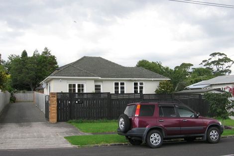 Photo of property in 14 Queensway, Three Kings, Auckland, 1024