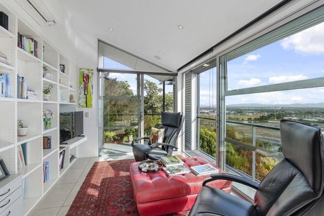 Photo of property in 12a Valley View, Mount Pleasant, Christchurch, 8081