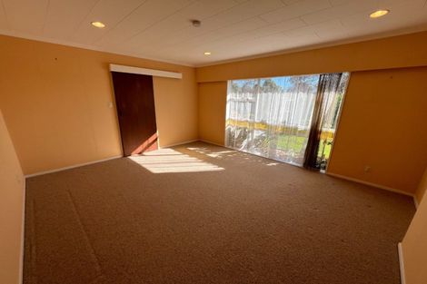 Photo of property in 1 Guernsey Place, Fitzherbert, Palmerston North, 4410