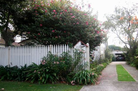 Photo of property in 27 Trafalgar Street, Waiwhetu, Lower Hutt, 5010