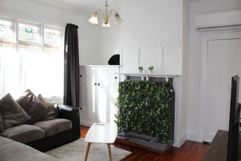 Photo of property in 268 Macandrew Road, Forbury, Dunedin, 9012